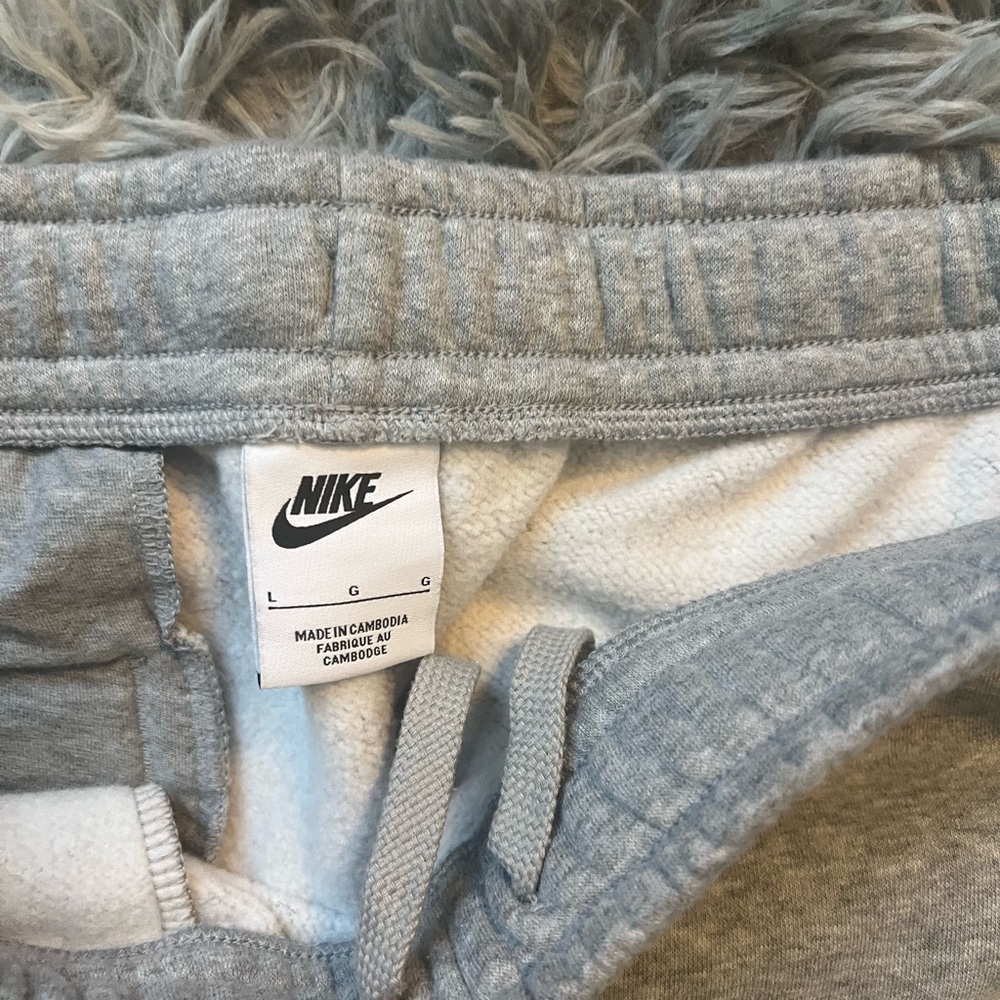 Nike sweats size L